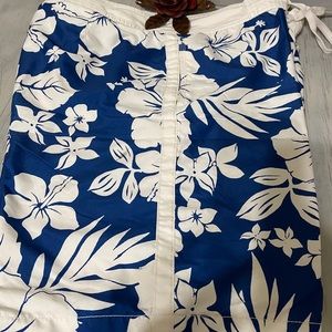 Men’s Hawaiian swim trunks
